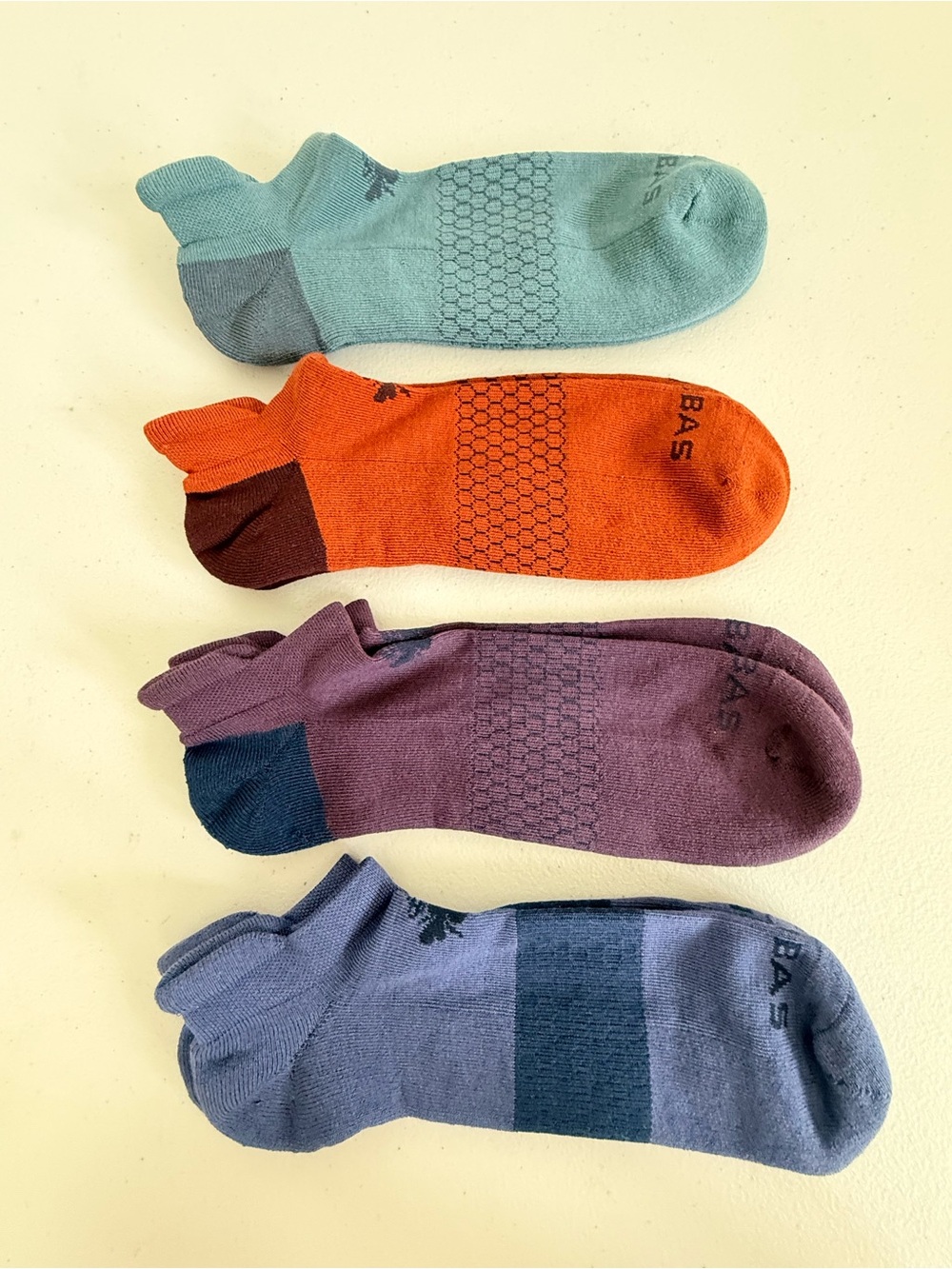 NEW BOMBAS Men’s 4 Pack Ankle Socks Multicolor Tones Size XL Size 13 1/2 - 16
